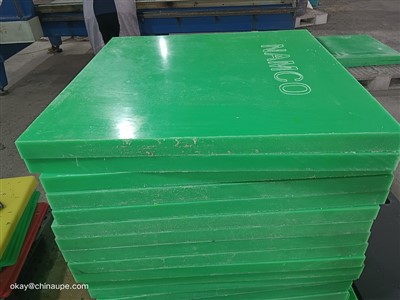 Pevný HDPE panel